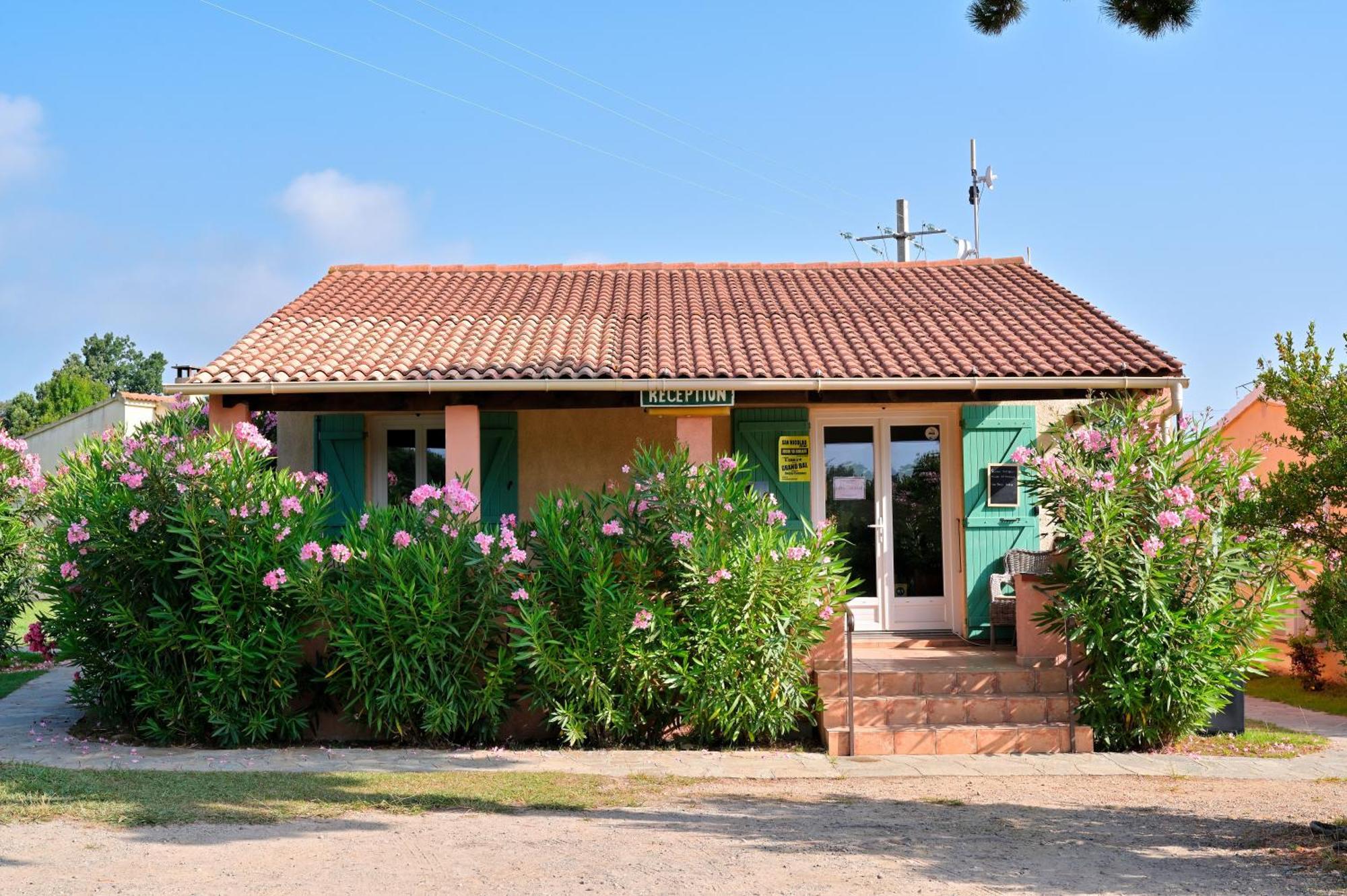 Pinea Mare Hotel Poggio Mezzana Luaran gambar