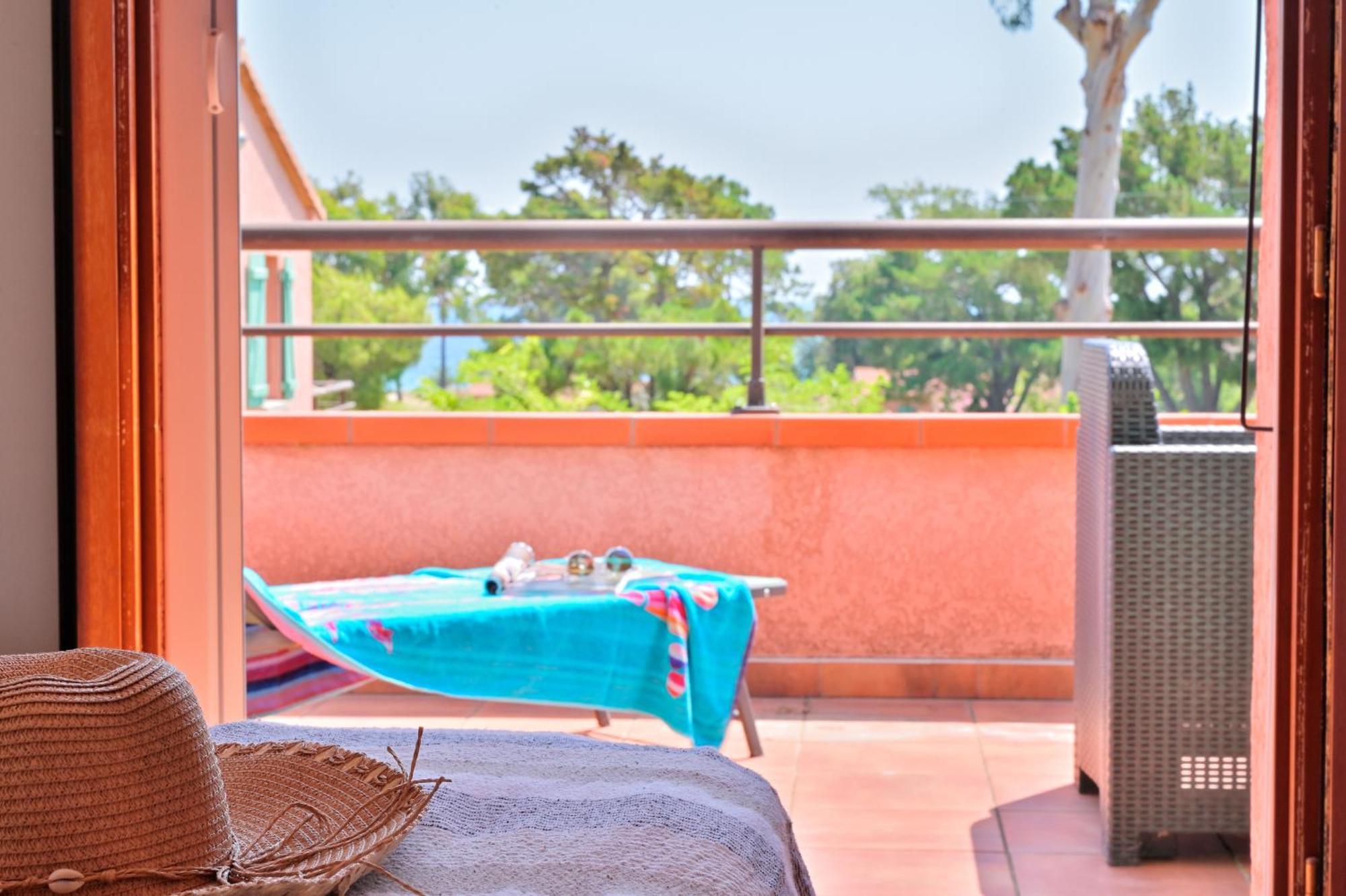Pinea Mare Hotel Poggio Mezzana Luaran gambar